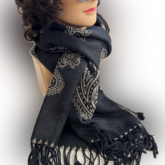 Black & Tan Paisley Pashmina Scarf /Wrap/Shawl | 70% Cashmere 30% Silk | 28”x66” - Picture 7 of 17